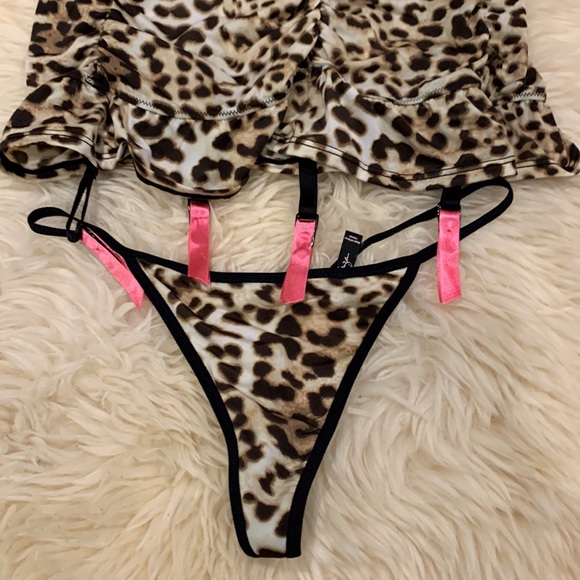 La Senza Cheetah Print Lingerie Bodysuit and Thong Set NWT size Medium - Picture 3 of 6